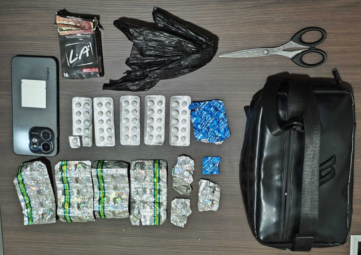 Satresnarkoba Polres Garut Bekuk Pengedar Obat Psikotropika di Tarogong Kaler